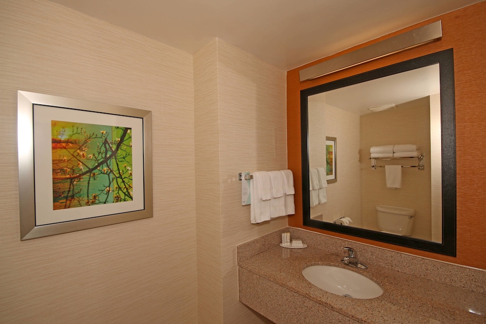 Fairfield Inn And Suites Aiken 6/37