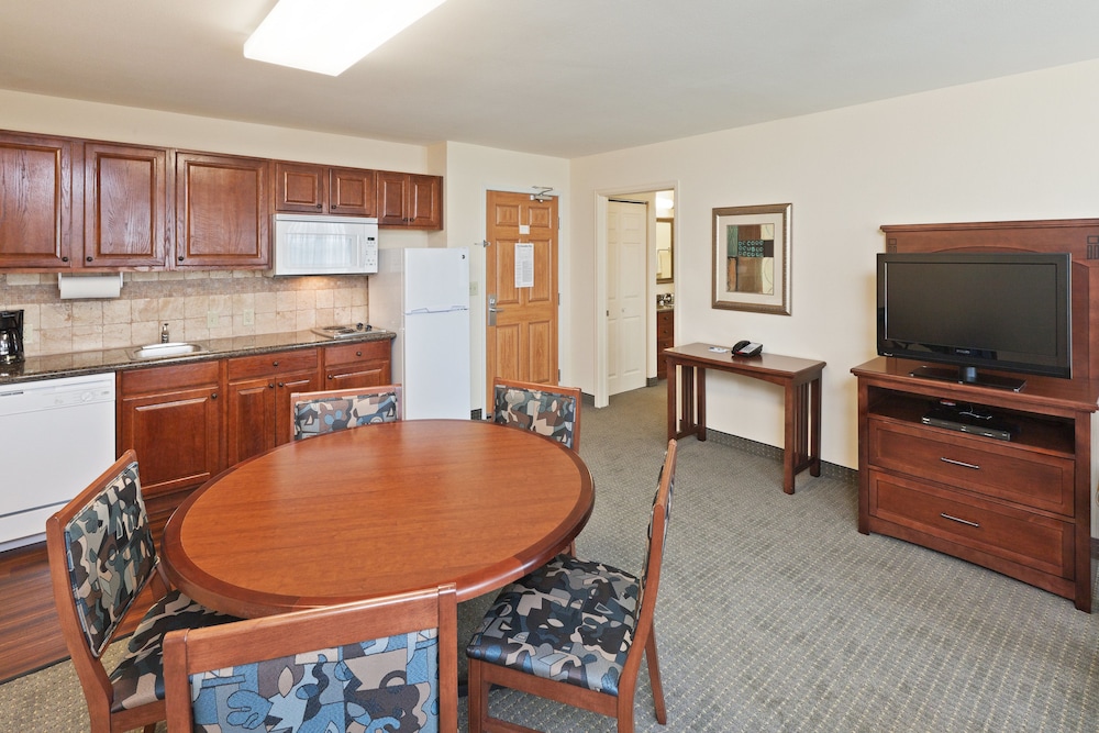 Staybridge Suites Wichita 41/79
