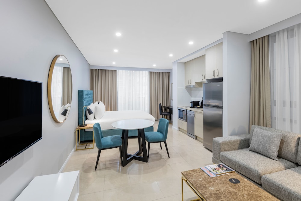 Meriton Suites Pitt Street 40/65