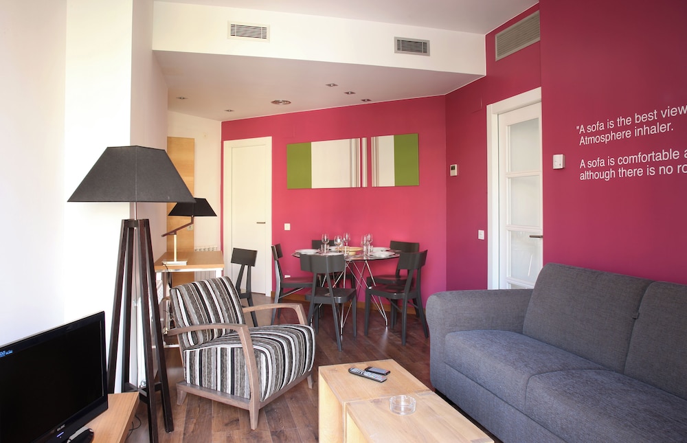 MH Apartments Suites 13/27
