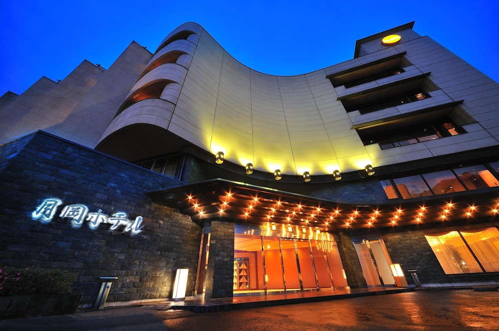 Tsukioka Hotel 3/61