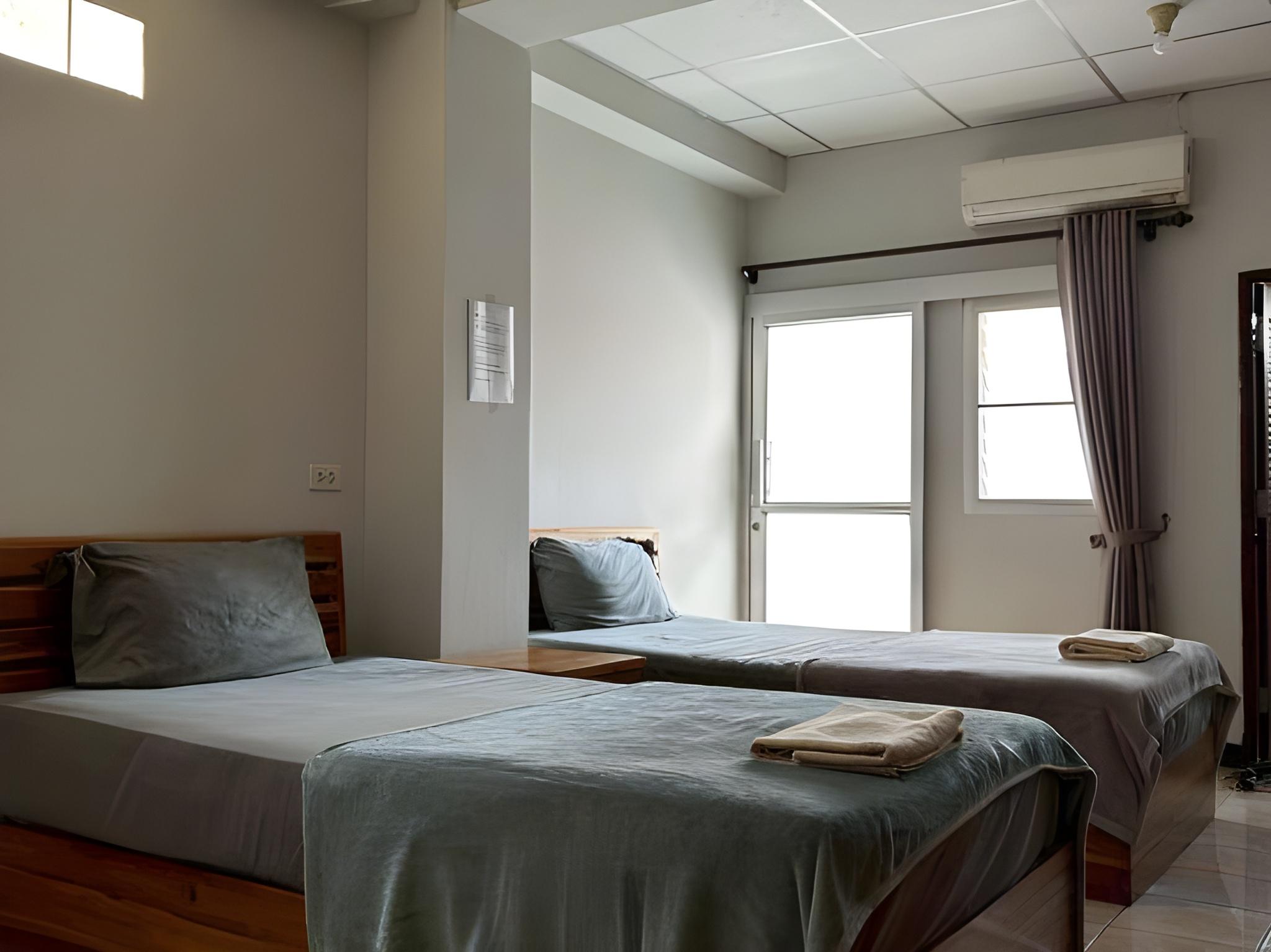 Room, Twin Beds