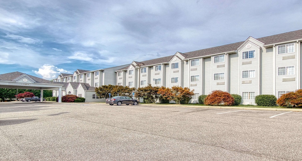 SureStay Hotel by Best Western Christiansburg Blacksburg 3/23