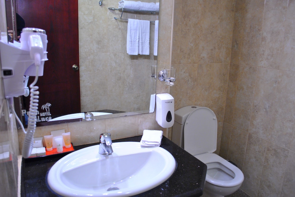 LARSA HOTEL 47/48