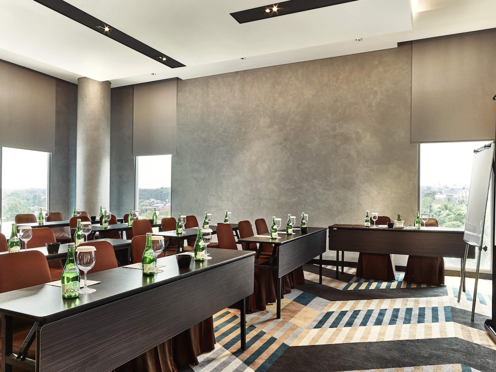 Novotel Karawang 58/64