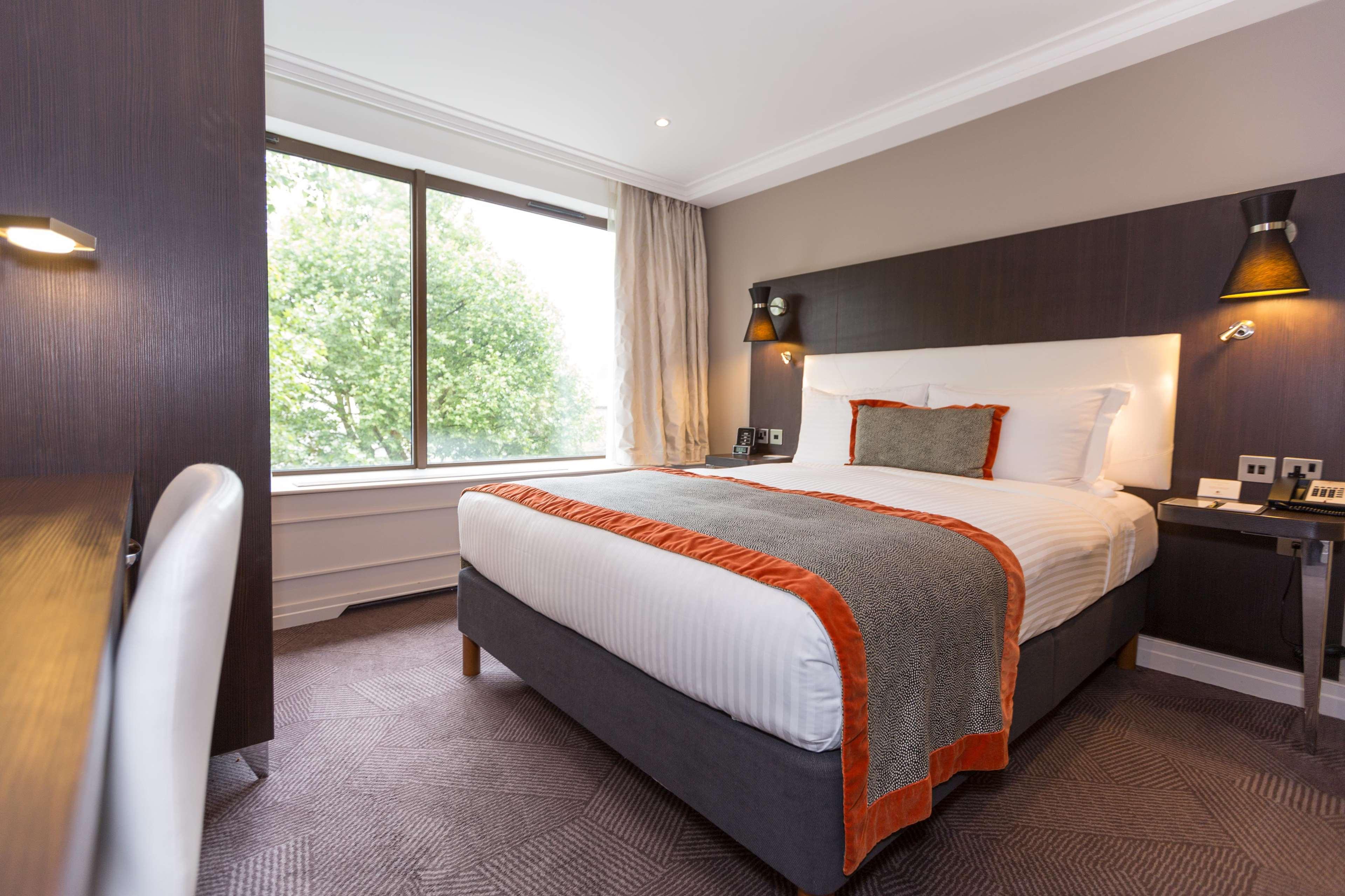 Deluxe, Queen Bed