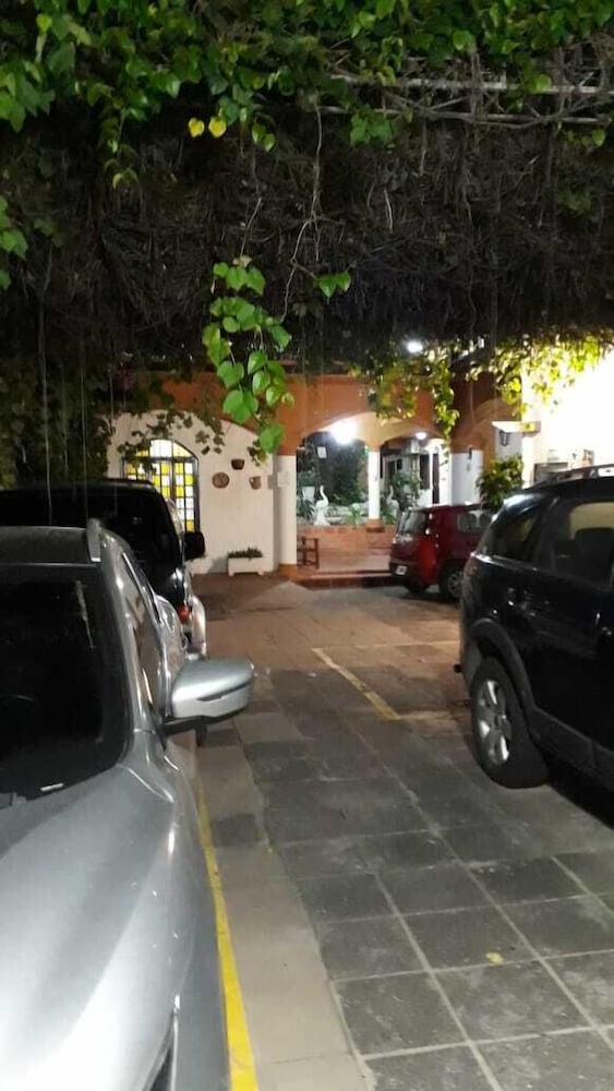 Hostal Residencial Leones De Castilla 35/45