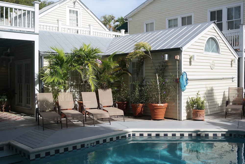 Heron House Court - Adult Only 36/65