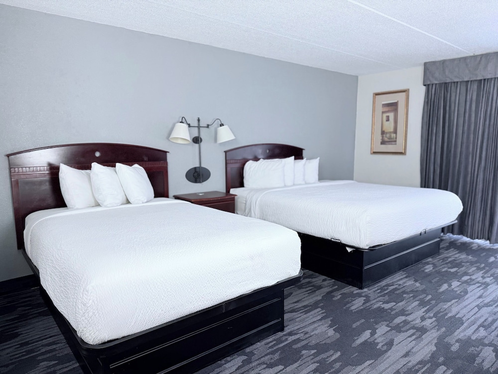 Baymont By Wyndham Michigan City 24/40