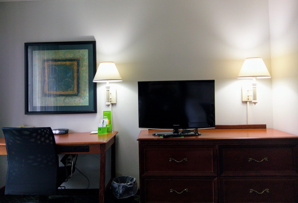 La Quinta Inn & Suites by Wyndham Melbourne Viera 32/56