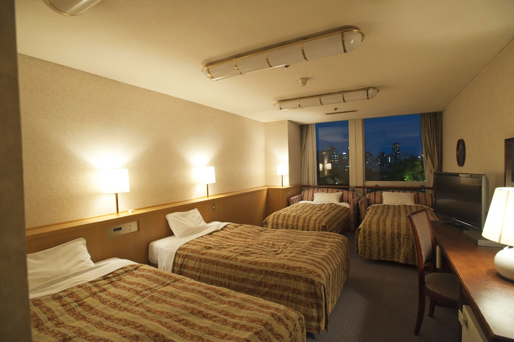 Osaka Castle Hotel 14/73