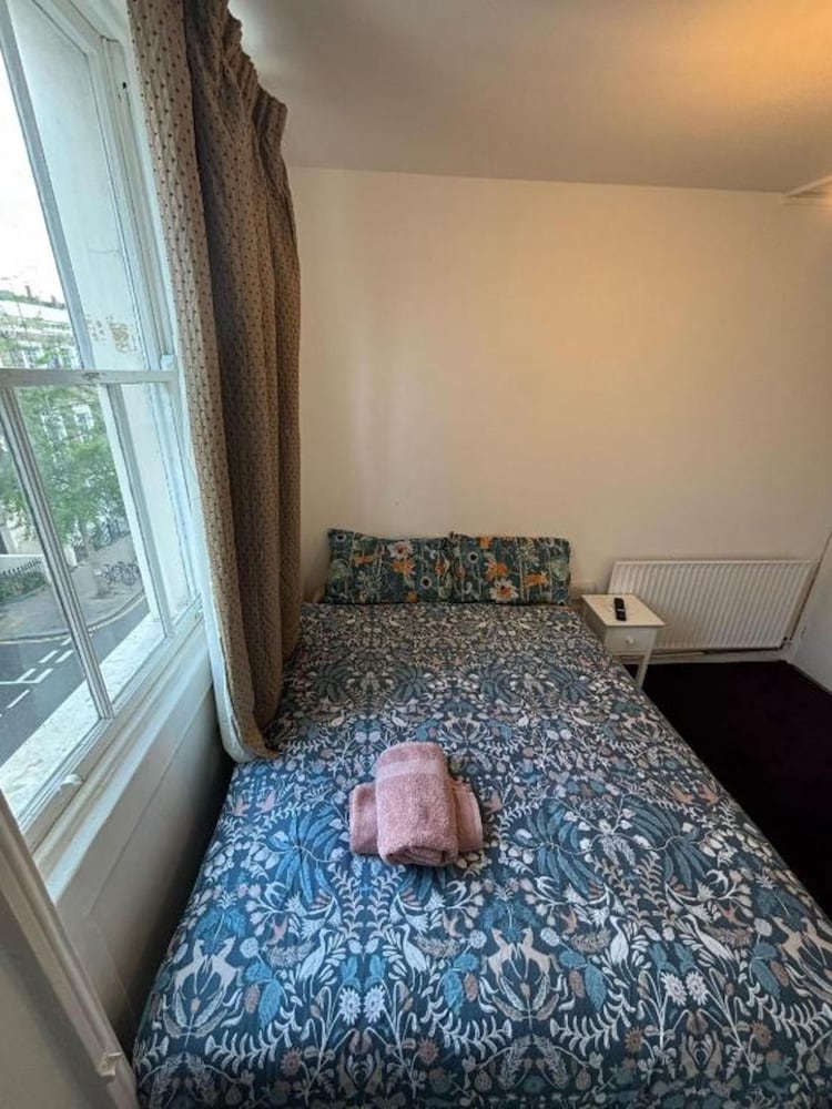 STANDARD, TWIN BEDS