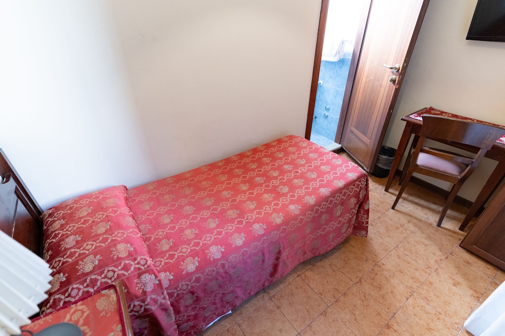 BASIC, SINGLE, SINGLE BED, GARDEN VIEW