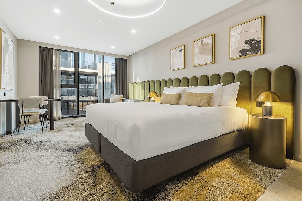 Studio, Twin Beds, King Bed, Accessible