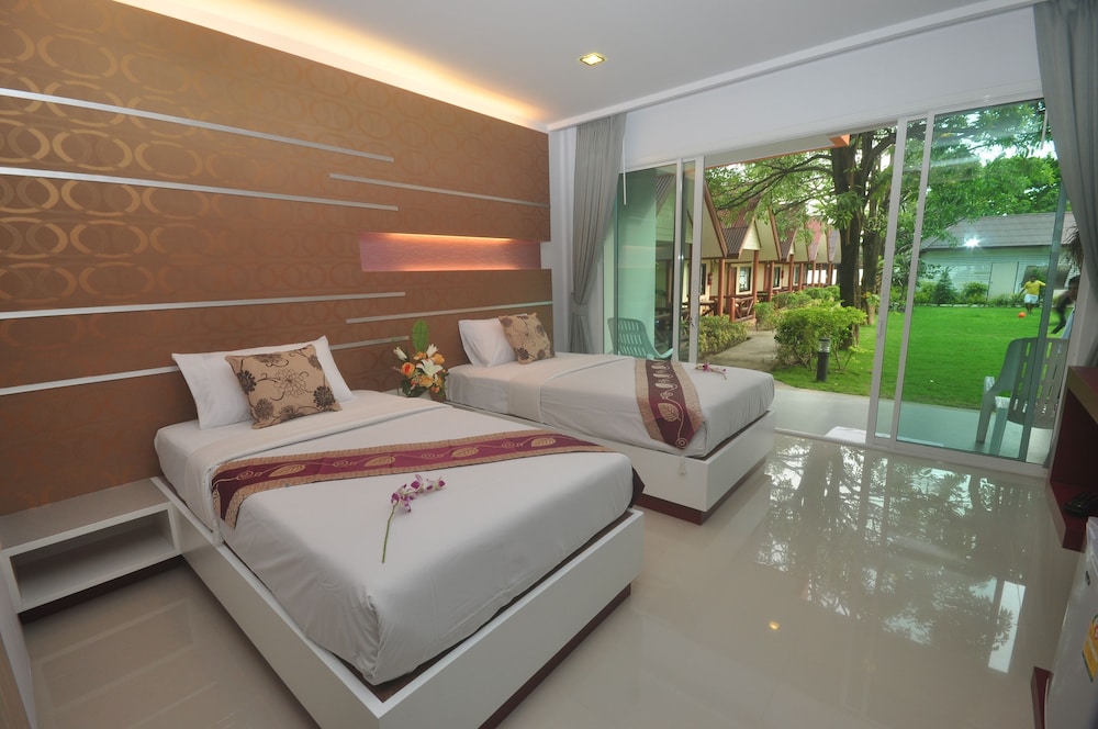 Phi Phi Rimlay Resort 11/48