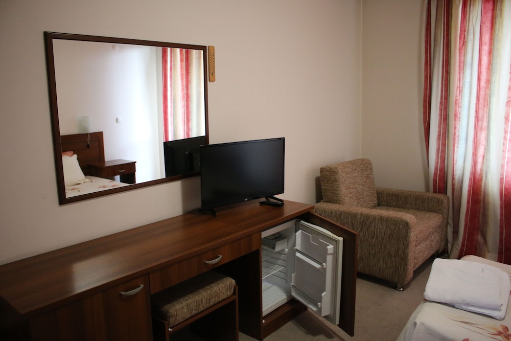 HOTEL KRALEV DVOR 11/26