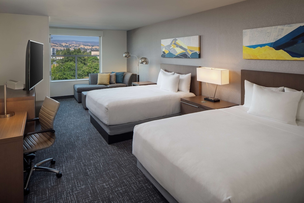Hyatt House Vacaville 11/38