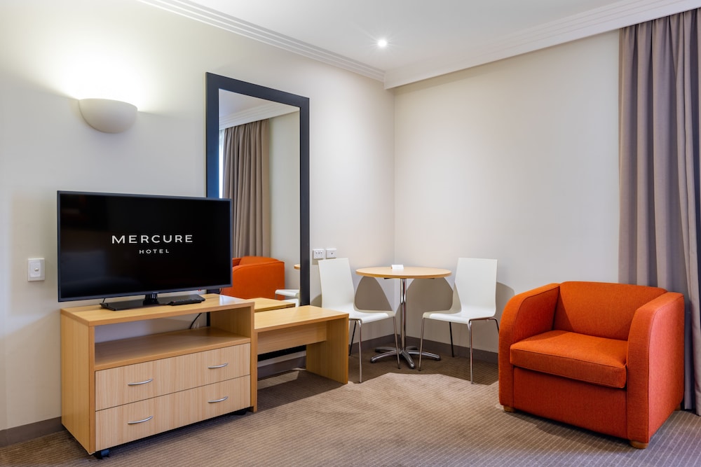 Mercure Brisbane Garden City 42/67