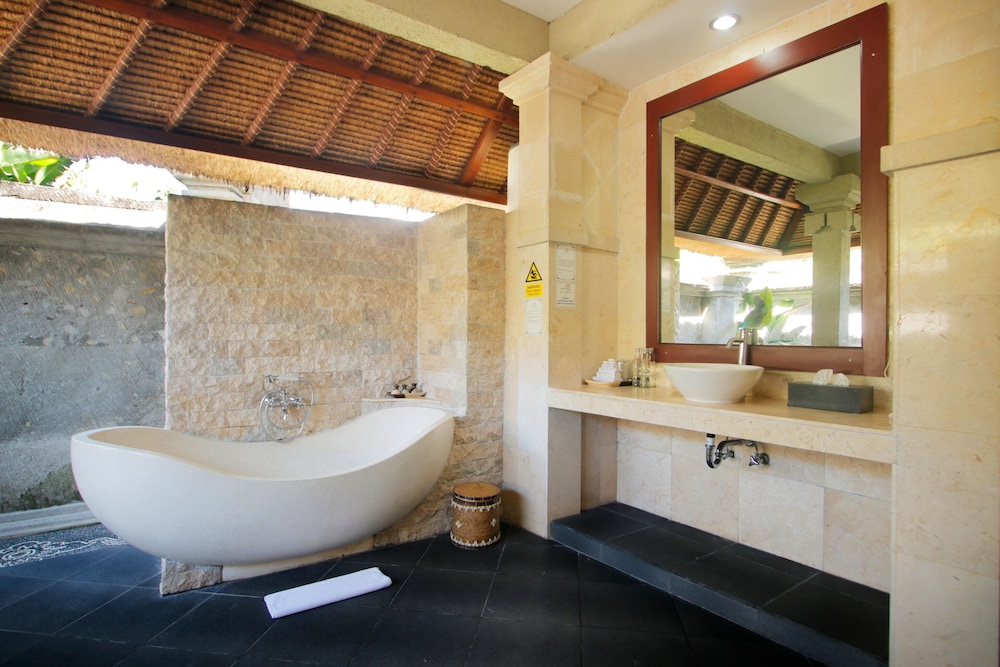 Santi Mandala Villa And Spa 139/140