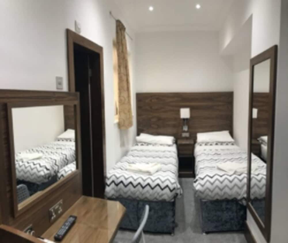 Leisure Inn Hotel 45/56
