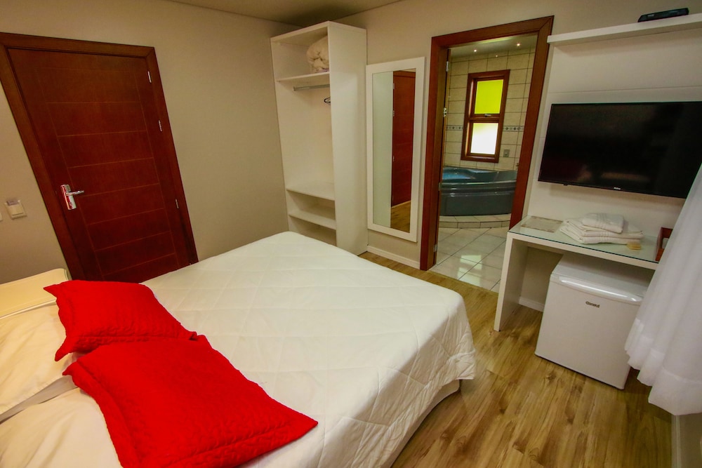 LUXURY, SUITE, QUEEN BED