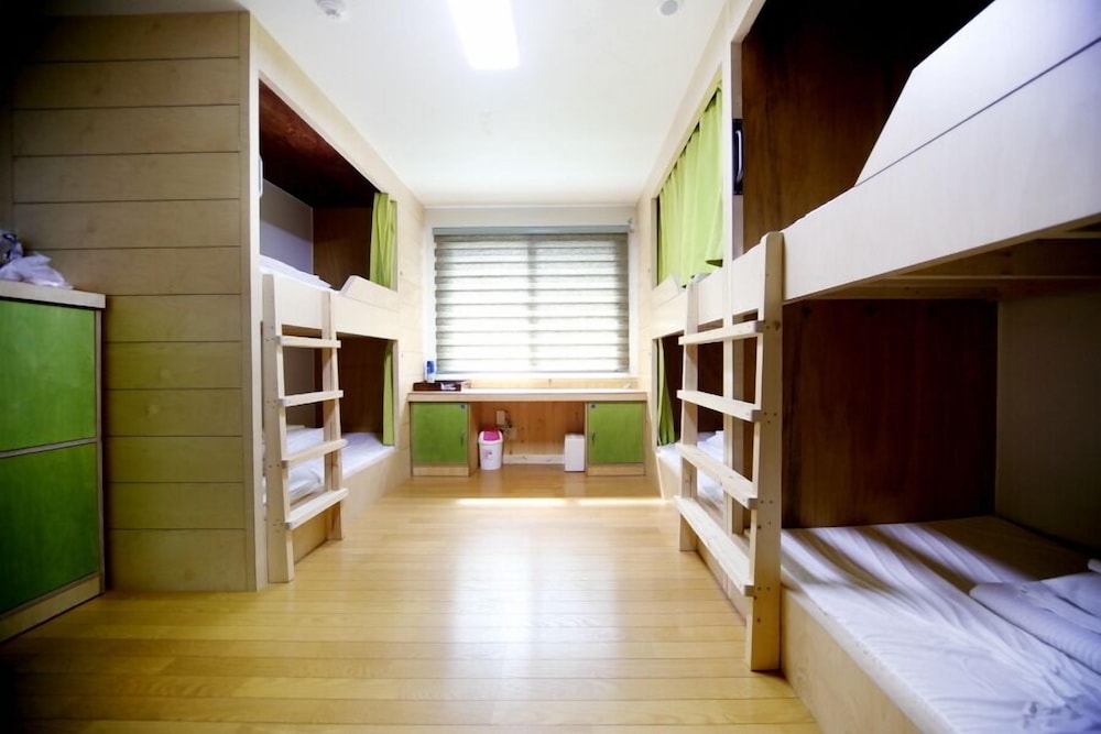 Backpacker's Home 12/50