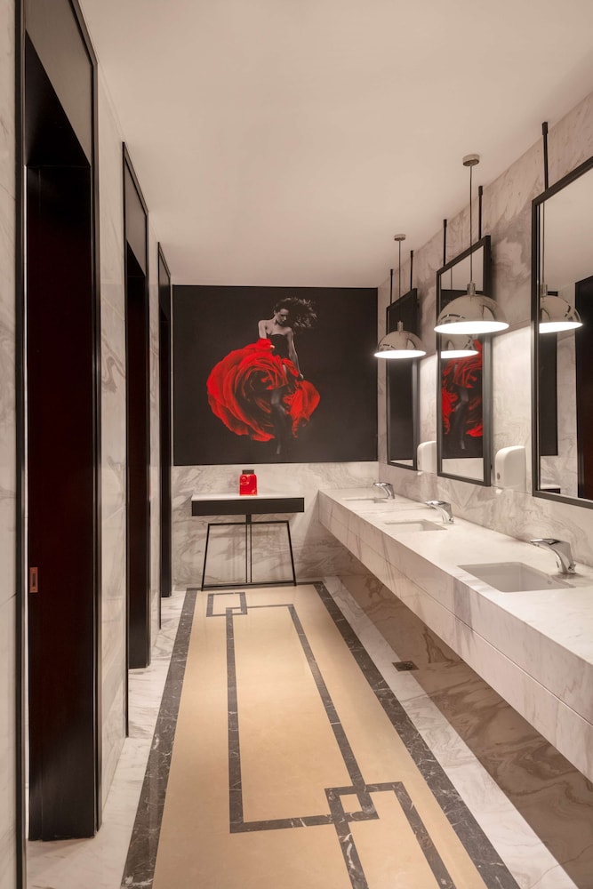 Radisson RED Chandigarh Mohali 8/75