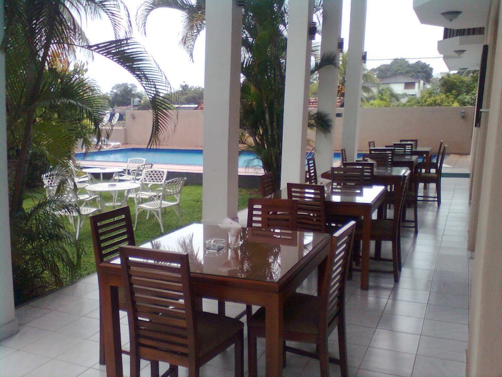 Grand 7 Hotel Thalawathugoda (ex Seven Eleven Hotel) 33/43