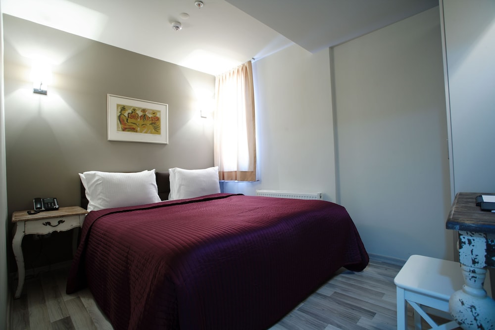 1 BEDROOM, SUPERIOR, SUITE