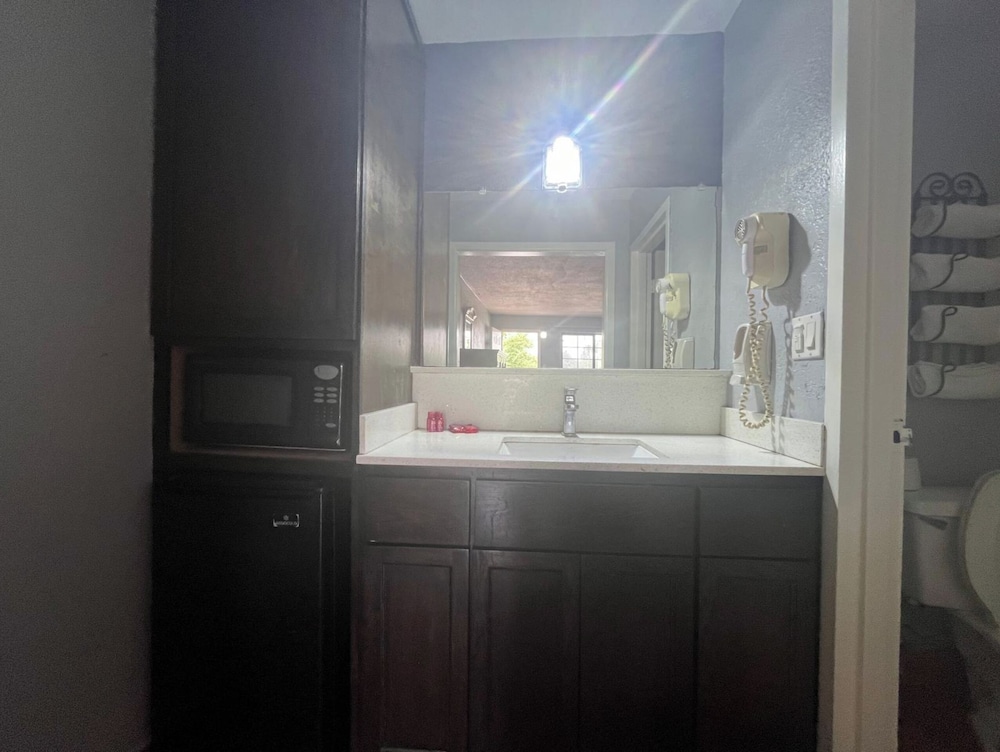 La Posada Inn By OYO Brownsville 42/42