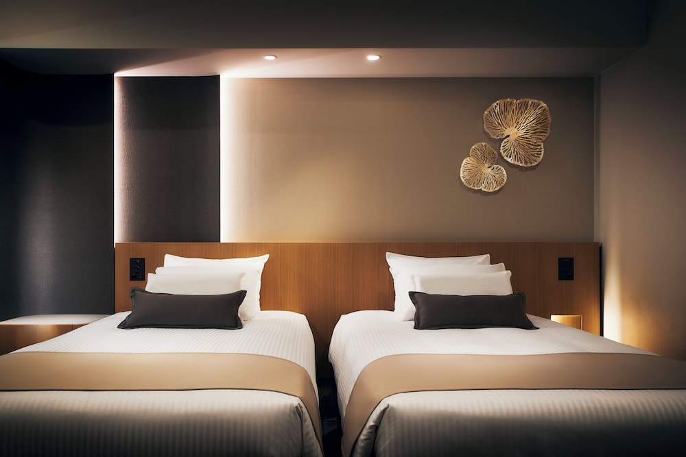 PLUS, SUPERIOR, TWIN BEDS, HIGH FLOOR