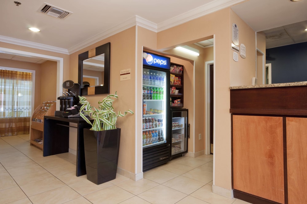 Fairfield Inn Suites By Marriott Gulfport 8/54
