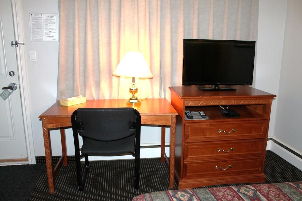 Tel Star Motel 48/50