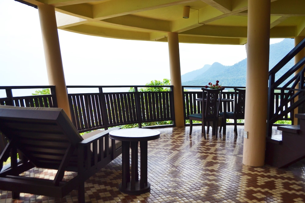 DAMAI BEACH RESORT 46/63