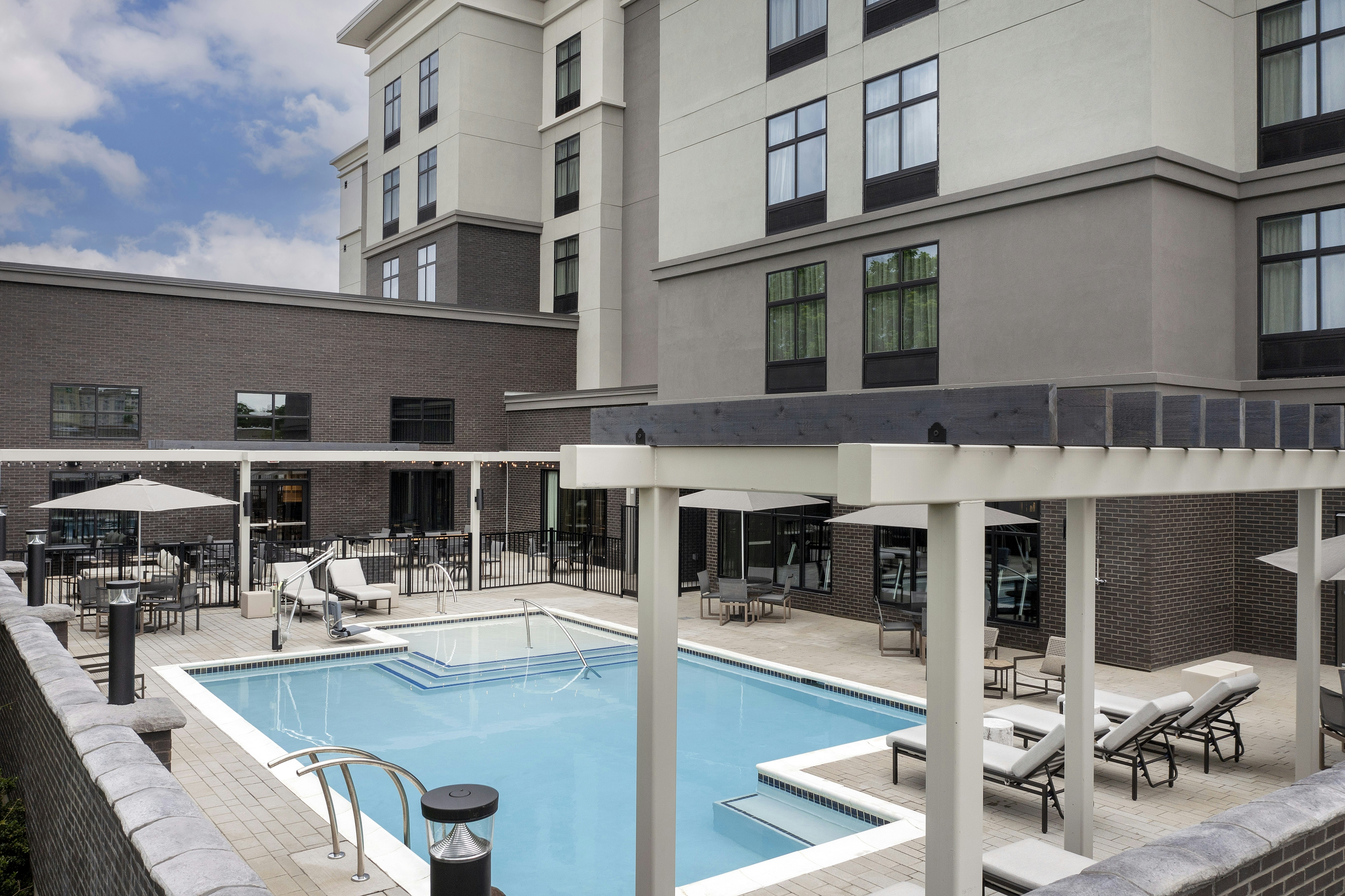 Homewood Suites by Hilton Louisville Airport 37/38