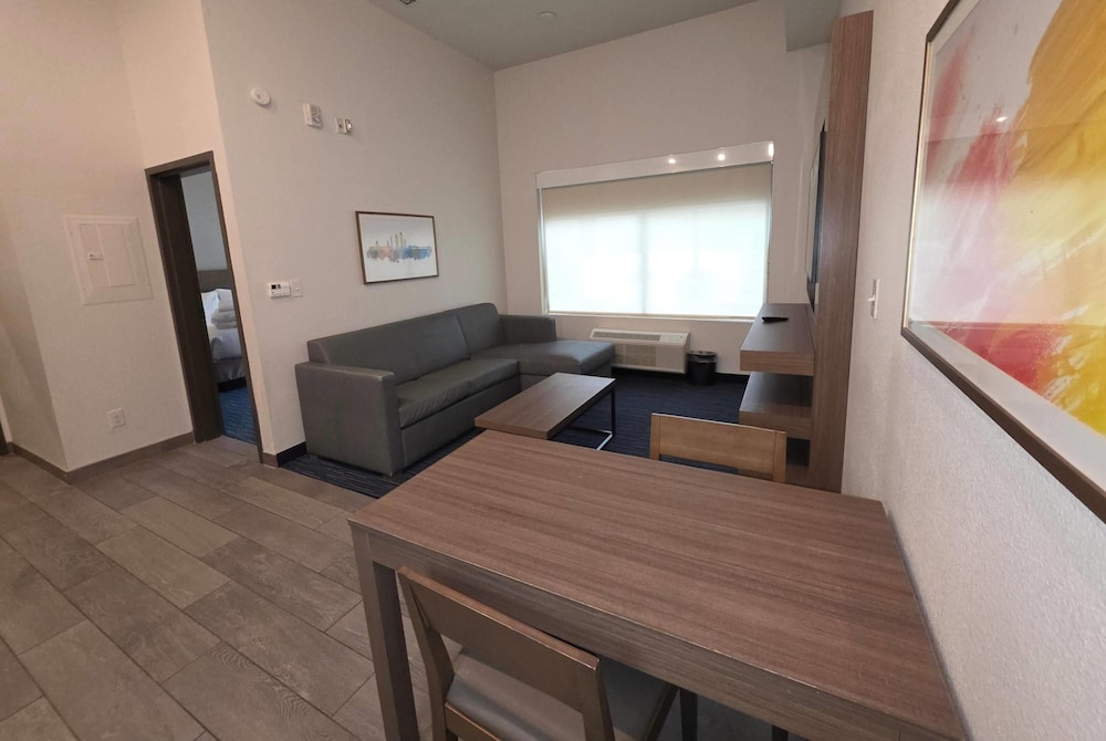 Hawthorn Extended Stay Austin North 34/50