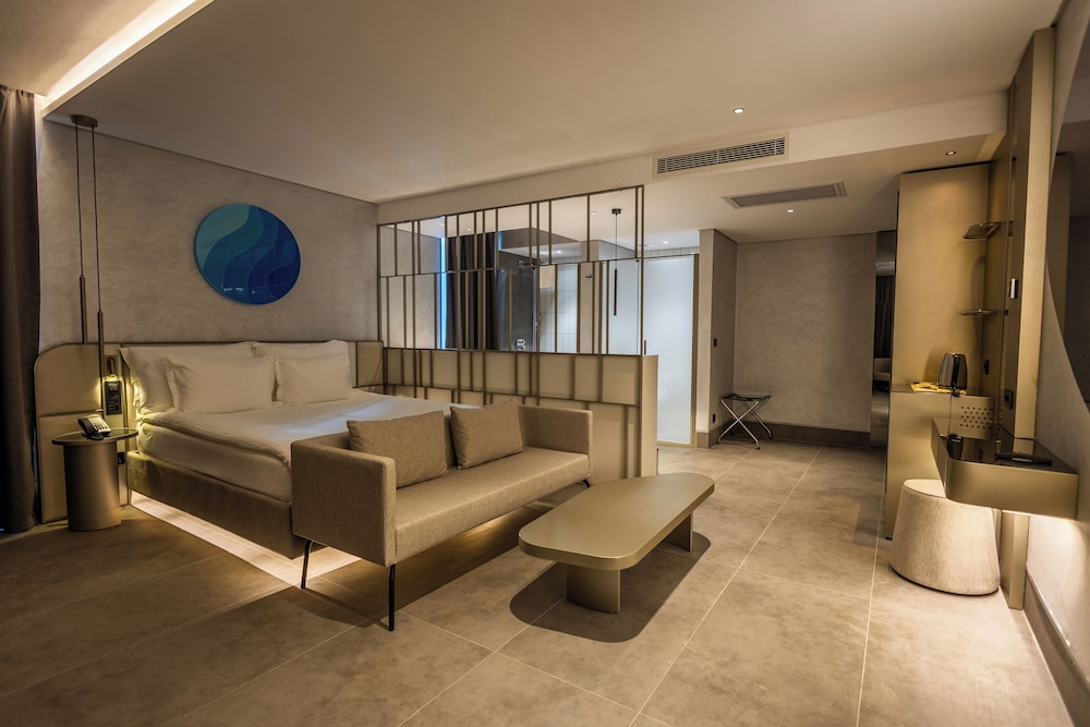 FOUR HILLS HOTEL 25/37