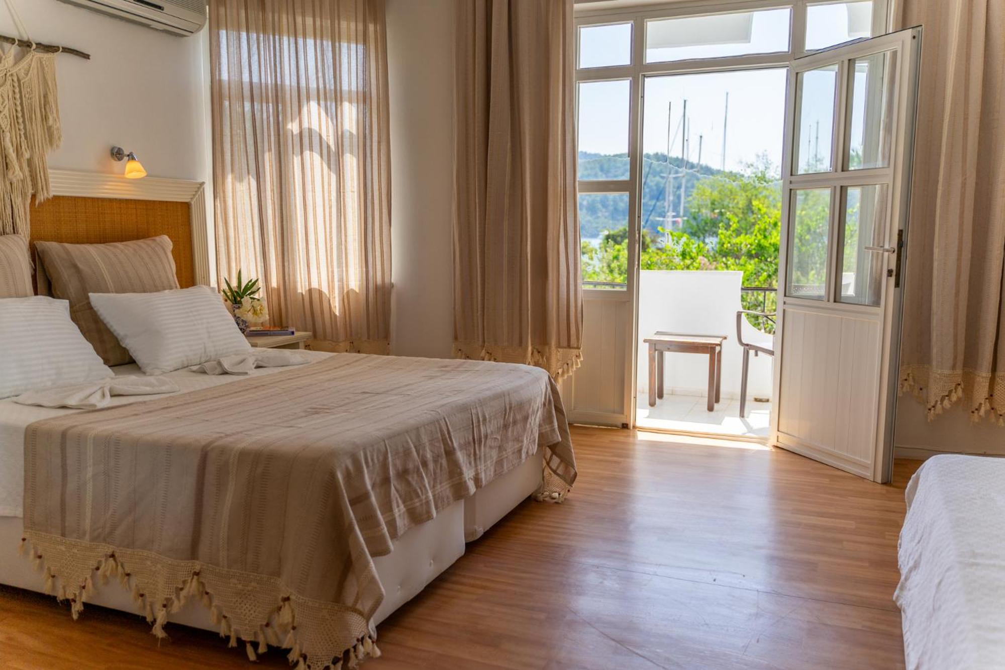 Chillos Beach Hotel & Lounge 6/43
