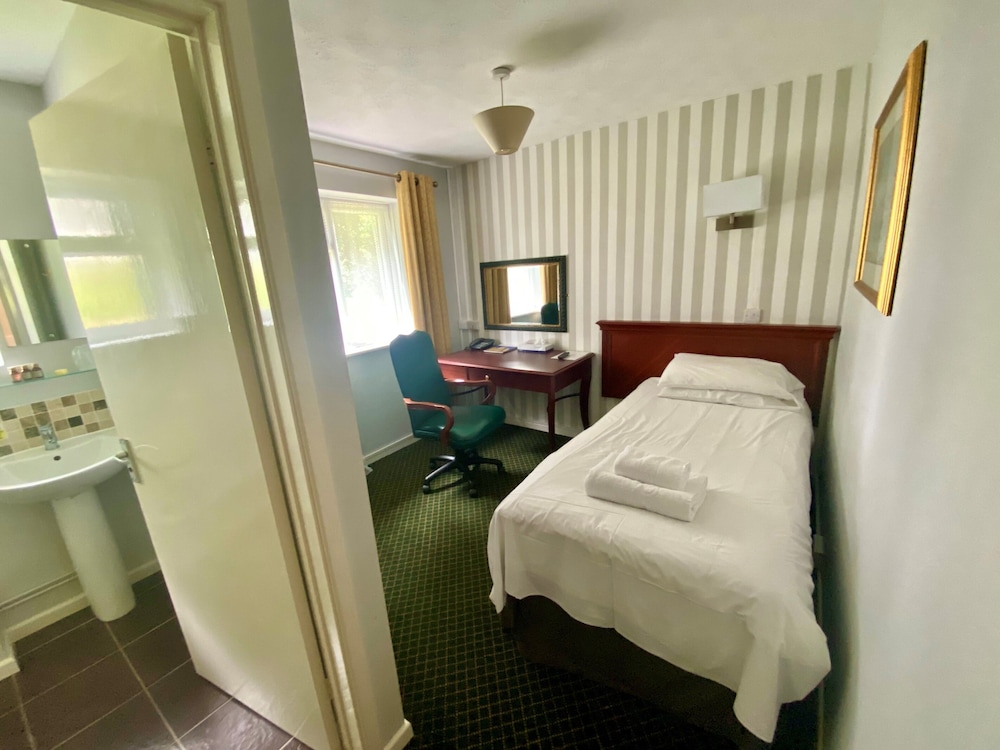 Bells Hotel 8/31