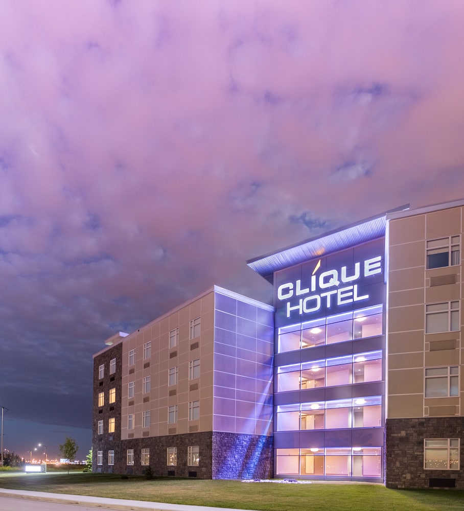 Hotel Clique Calgary Airport 2/53