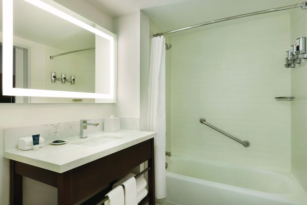 Four Points by Sheraton Sacramento International Airport 11/49