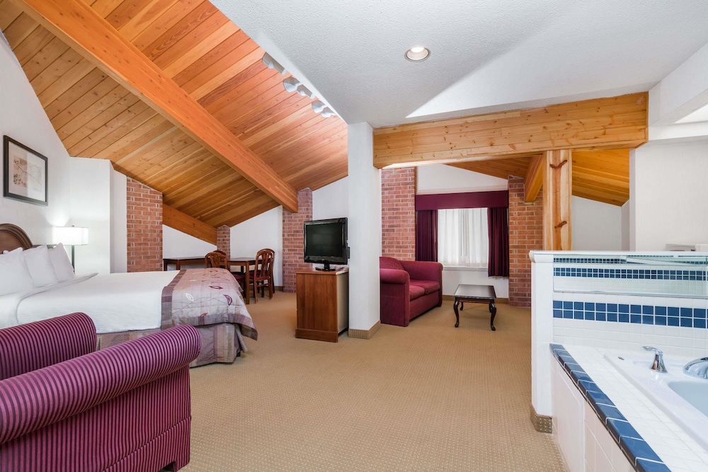 Baymont By Wyndham Marshfield 21/29