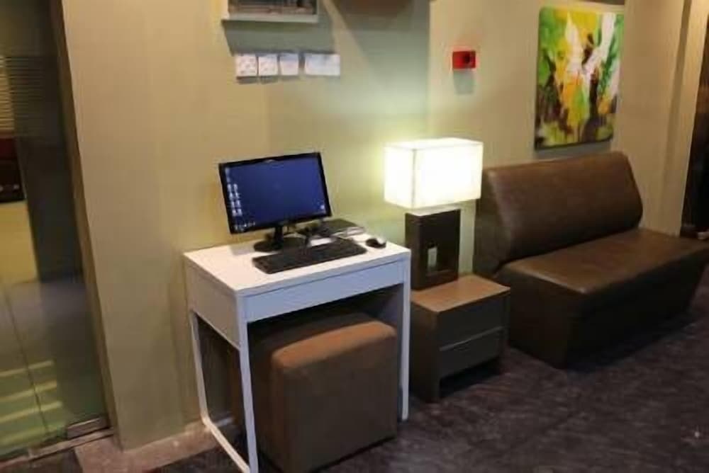 Subang Park Hotel 52/64