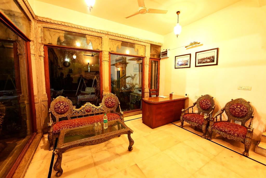 Oyo 6549 Hotel Gorbandh 28/47