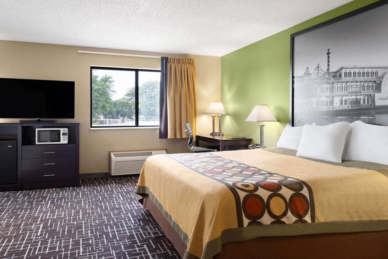 Super 8 by Wyndham Dyersville near Field of Dreams 14/36