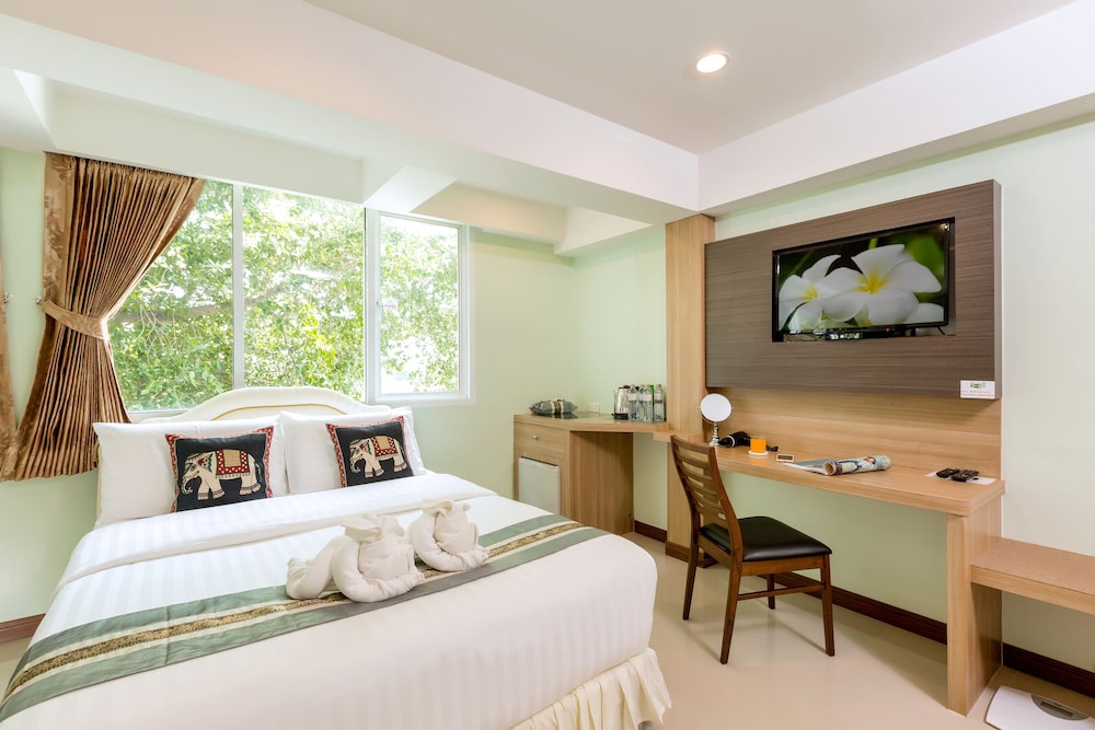 RoomQuest Suvarnabhumi Airport Rom Klao 22/55