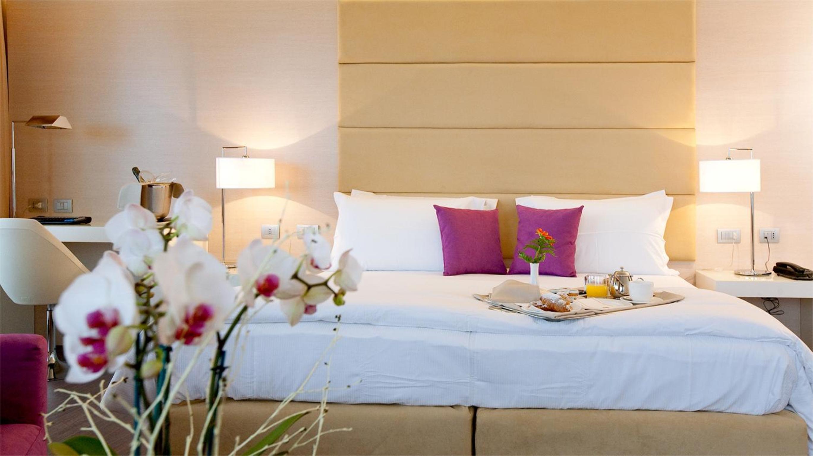 Standard, Double Bed, Lateral Side Sea View