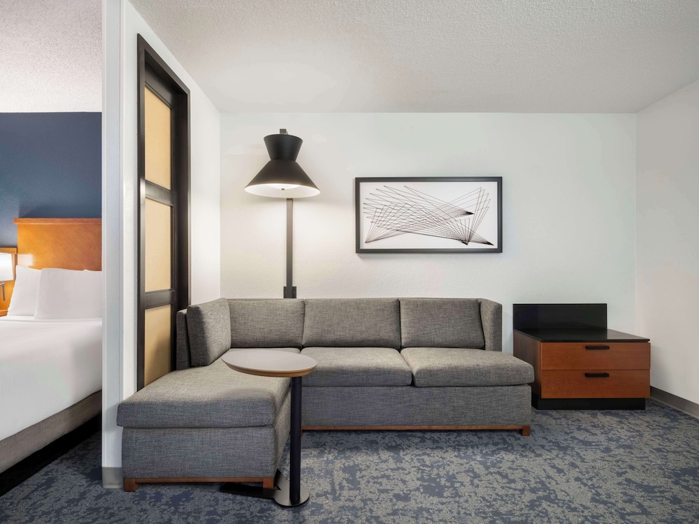 Hyatt Place Lakeland Center 36/63