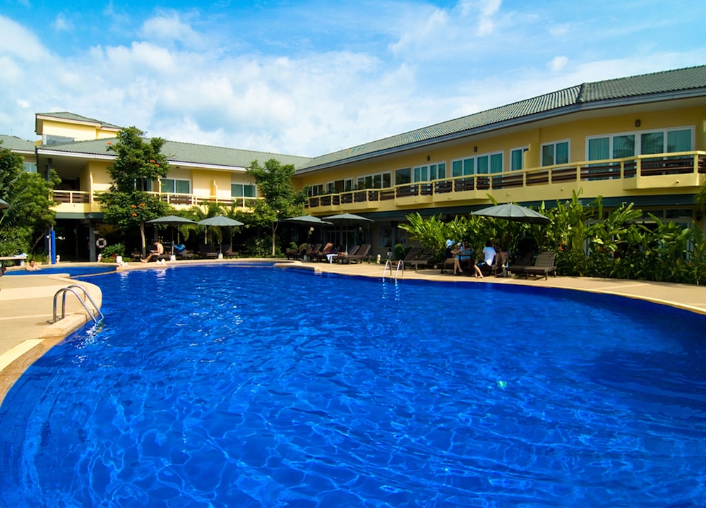 Bacchus Home Resort 1/77