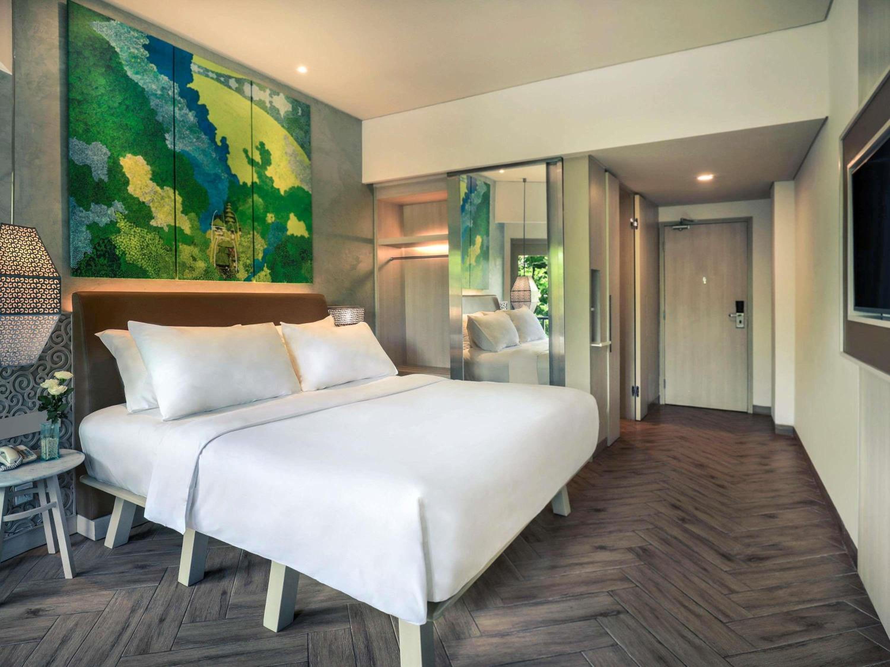Superior, Queen Bed